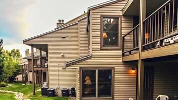 Deluxe Condo, 1 Bedroom, Non Smoking | Balcony view