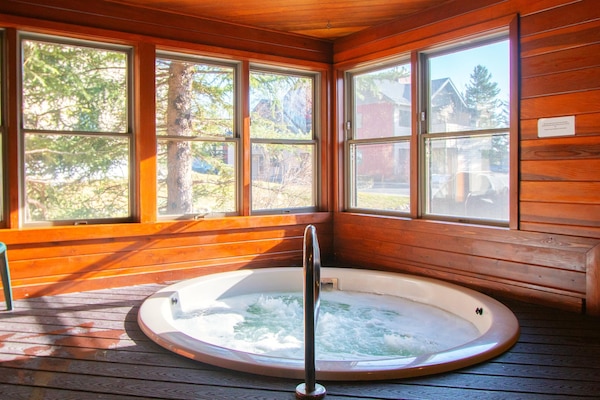 Indoor spa tub