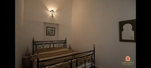 4 bedrooms, WiFi, bed sheets