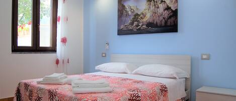 2 chambres, bureau, lit parapluie, Wi-Fi gratuit