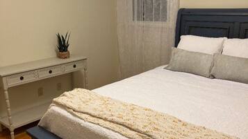 3 bedrooms, iron/ironing board, travel crib, free WiFi