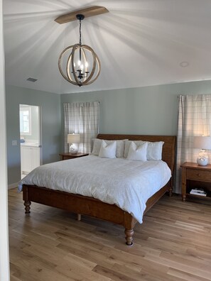 3 bedrooms, travel crib, free WiFi, bed sheets