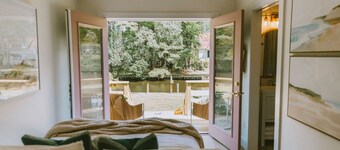 Canal front, Modern Tiny House! Bikes. Fire pit!