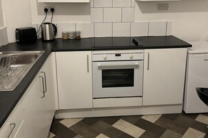 House | Private kitchen | Fridge, microwave, oven, stovetop