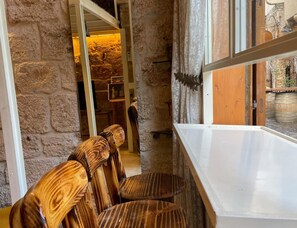 Studio, 1 grand lit | Salle de bain