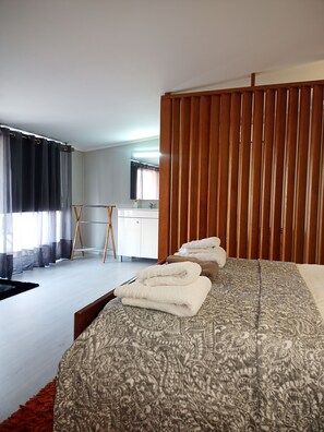 2 bedrooms, free WiFi, bed sheets