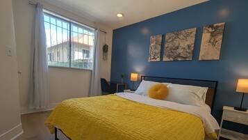 3 bedrooms, desk, iron/ironing board, travel crib