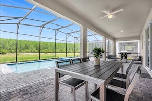 Outdoor dining