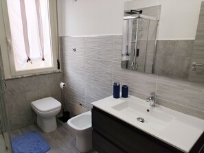 Hair dryer, bathrobes, towels, soap - The Friend's House I (Assemini)