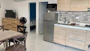 ファミリー アパートメント | 専用キッチン | 大型冷蔵庫、電子レンジ