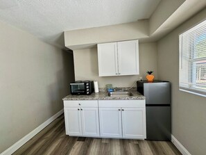 Paper towels - Sea La Vie! 3 miles from the beach • Pets Welcome (Clearwater)