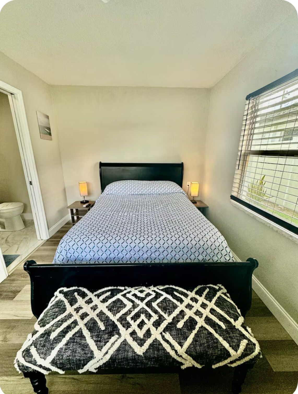 1 chambre, fer et planche à repasser, Wi-Fi, draps fournis