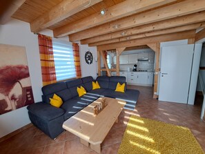 TV, ping pong, stereo