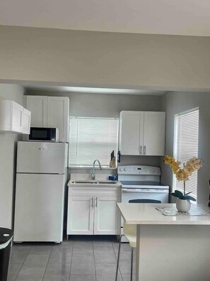 Fridge, coffee/tea maker, freezer
