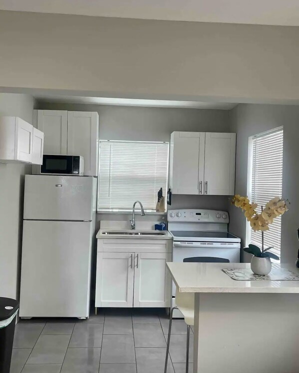 Fridge, coffee/tea maker, freezer