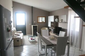 Smart TV - House Mary, 15 minutes from the splendid beaches of Sinis - IUN Q1172 (Nurachi)