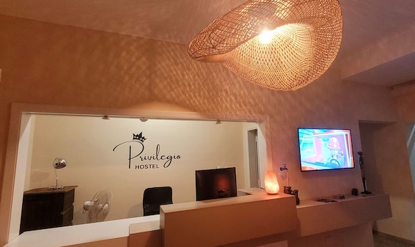 Reception hall - Privilegio Hostel (San Rafael)