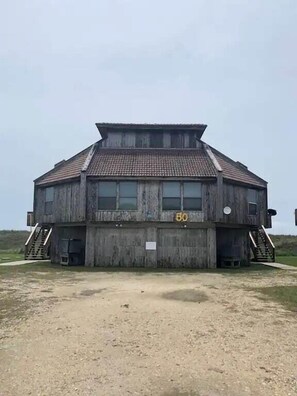 Exterior - Condo with amazing porch overlooking the beach (Matagorda)