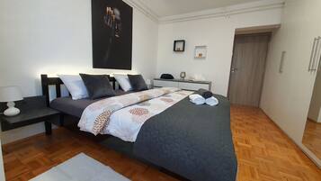 1 bedroom, iron/ironing board, internet, bed sheets