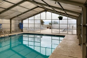 Piscina coperta, una piscina riscaldata