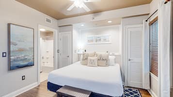 Setrika/meja setrika, Wi-Fi, dan seprai linen