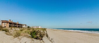 Enchanting condo w/ ocean-view, with balcony, pool, washer/dryer, & dog-friendly
