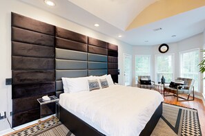 4 habitaciones, tabla de planchar con plancha, internet y ropa de cama 