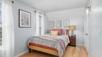 2 chambres, fer et planche à repasser, Wi-Fi, draps fournis
