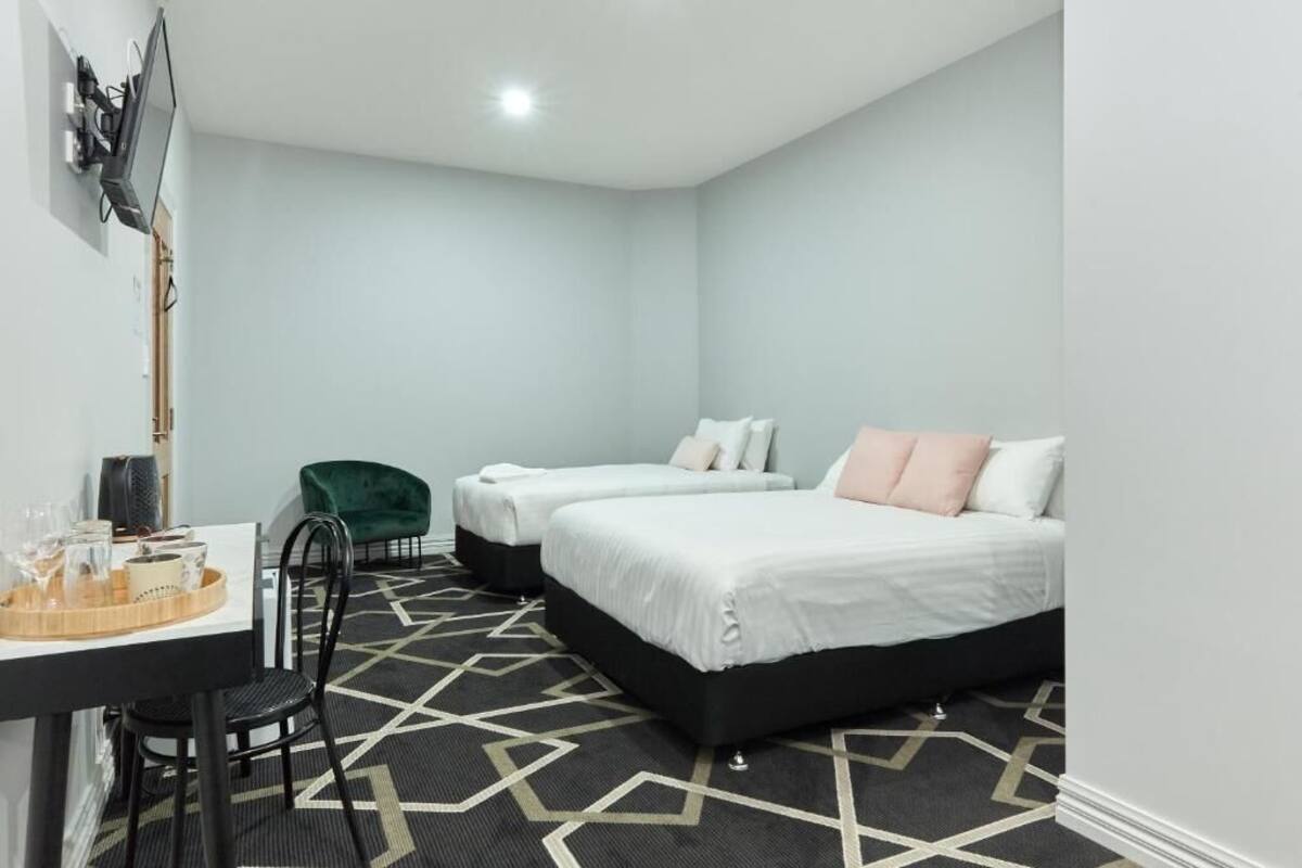 Standard Triple Room, Multiple Beds | Premium bedding, pillowtop beds, iron/ironing board, free WiFi