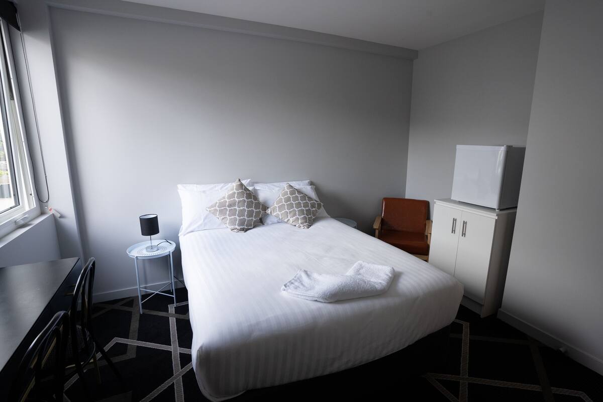 Standard Double Room, 1 Double Bed | Premium bedding, pillowtop beds, iron/ironing board (on request)