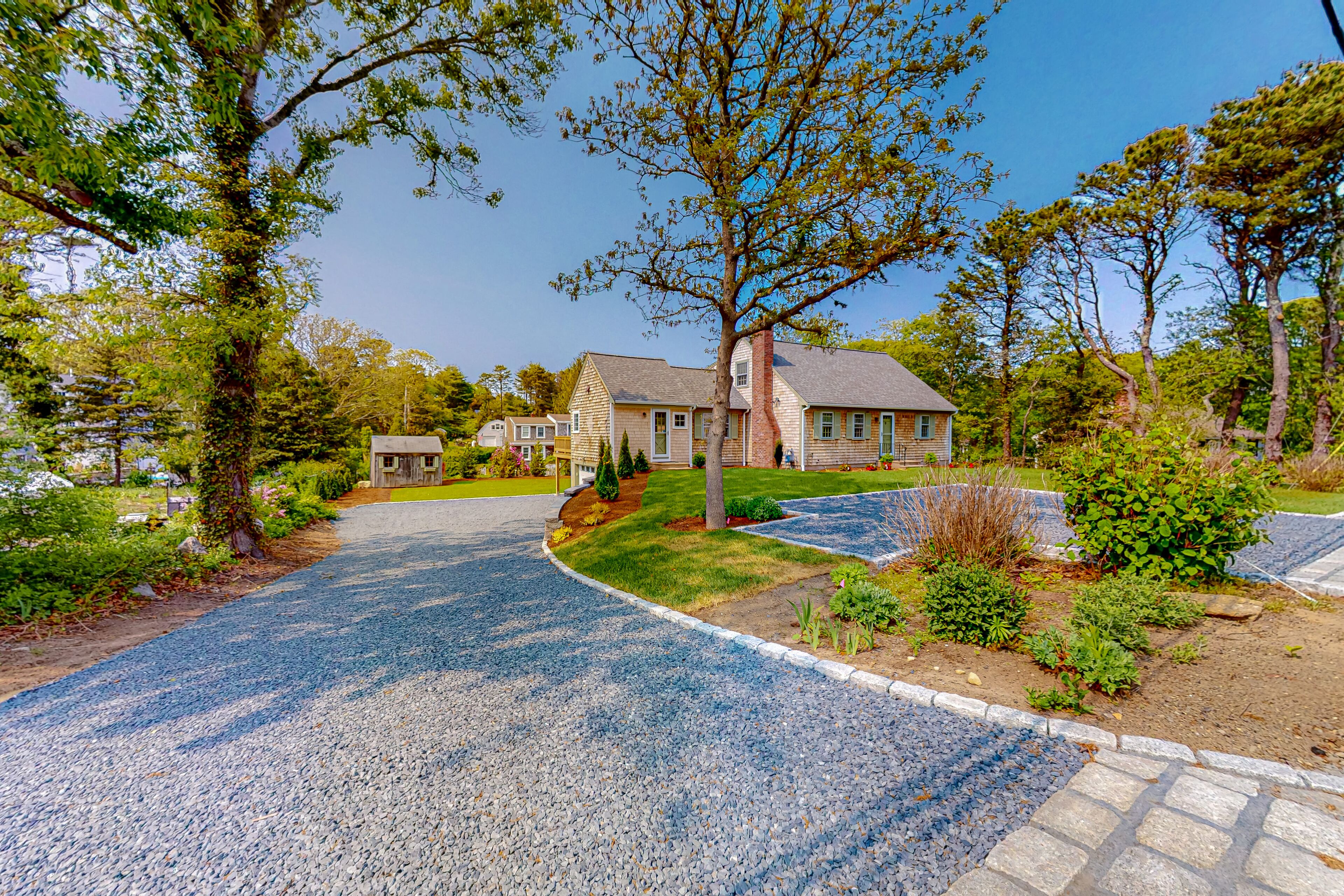 Lovely dog-friendly home w/ fireplace, central AC, full kitchen, & washer/dryer
