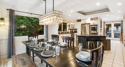 Extraordinary home w/ a hot tub, fireplace, game room, pool table - ocean views