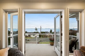 5 chambres, bureau, accès à Internet, literie fournie