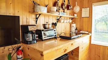Cabin, 1 Queen Bed (2) | Private kitchen | Mini-fridge, microwave, stovetop, toaster oven
