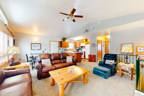 TV, fireplace, DVD player, streaming services