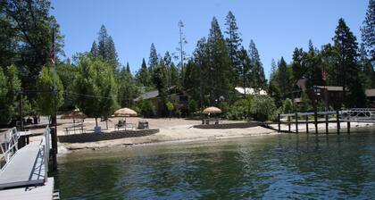 Bass Lake Cozy Cottage near Yosemite