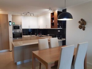 Private kitchen - Bay view Modern Apartment (Albufeira)