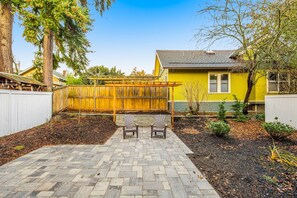 Property grounds - Spacious home with fenced yard, patio, & sunroom - near UW/Green Lake (Seattle)