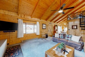 TV, lettore DVD, libri, videoteca