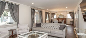 5BR Happy Holler Home >3 min to Downtown + Deck