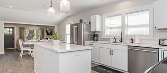 Modern 2 Bedroom Home in West Knoxville