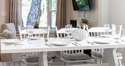 Modern 2 Bedroom Home in West Knoxville