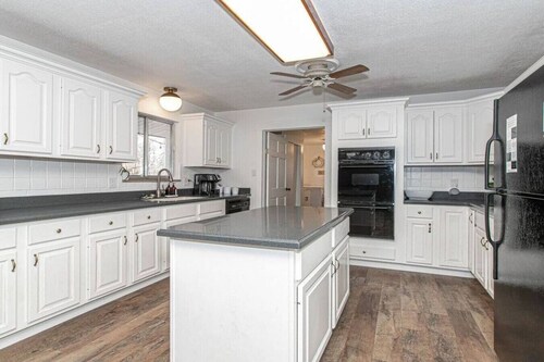 Halls Rancher on 3 Private Acres