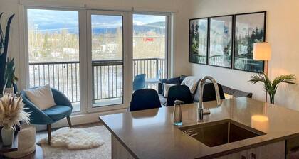 Whitetooth Vista Downtown Condo