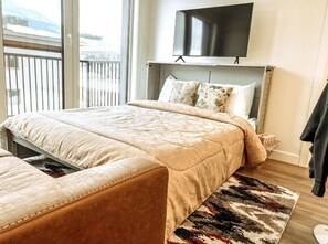 1 dormitorio, tabla de planchar con plancha, wifi y ropa de cama