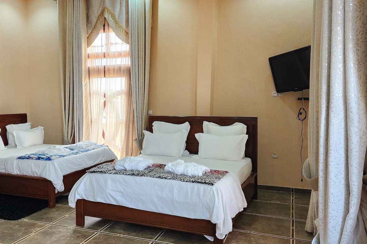 Family Double Room | 1 bedroom, hypo-allergenic bedding, down comforters, in-room safe