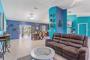 Smart TV - House with outdoor pool and canal with access to the ocean, kayaks, bicycles (Port Charlotte)