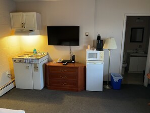 Deluxe Double Room | Laptop workspace, free WiFi, bed sheets