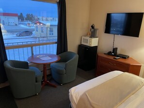 Basic Double Room - Matador Motel (Drayton Valley)