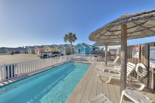 Dog-friendly coastal cottage near the water with private yard, outdoor pool, W/D